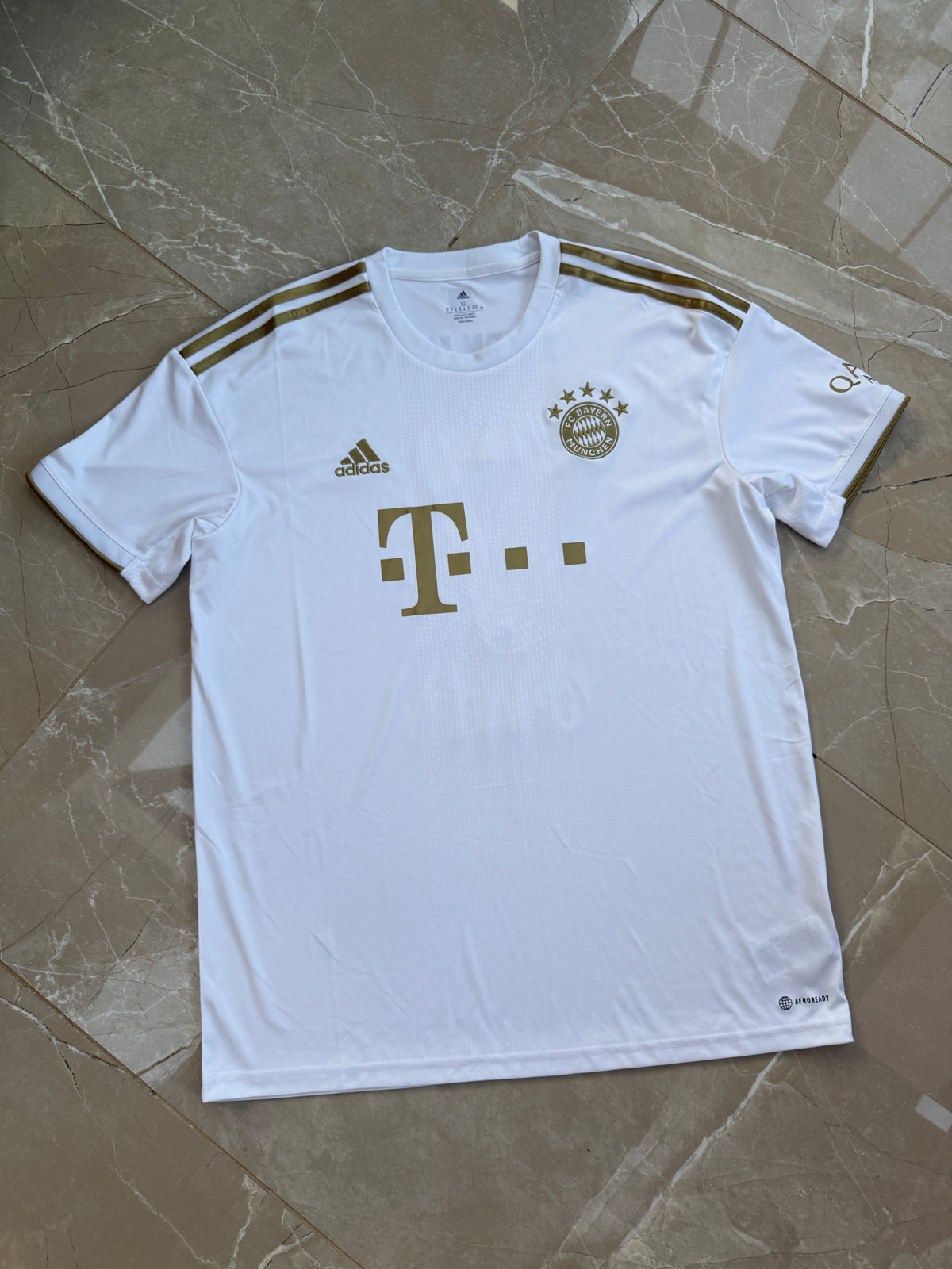 Bayern Munich 2022/23 Adidas Away Shirt - XL (Gnabry #7)