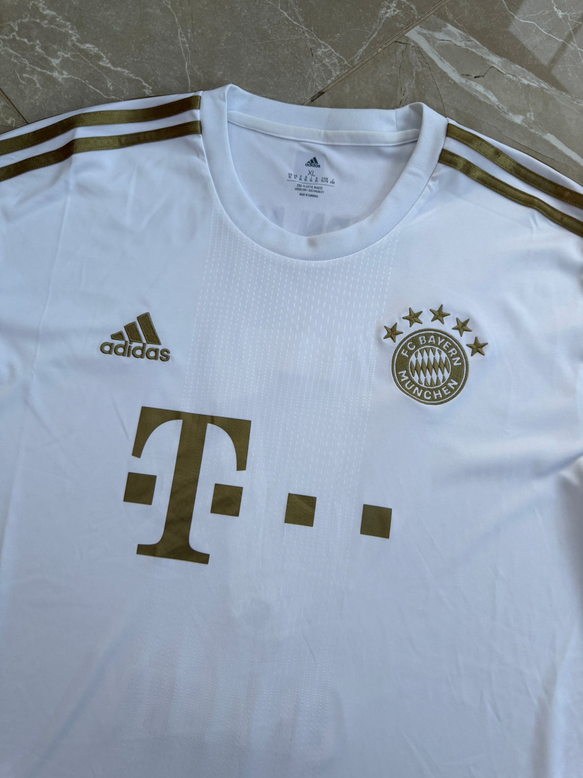 Bayern Munich 2022/23 Adidas Away Shirt - XL (Gnabry #7)