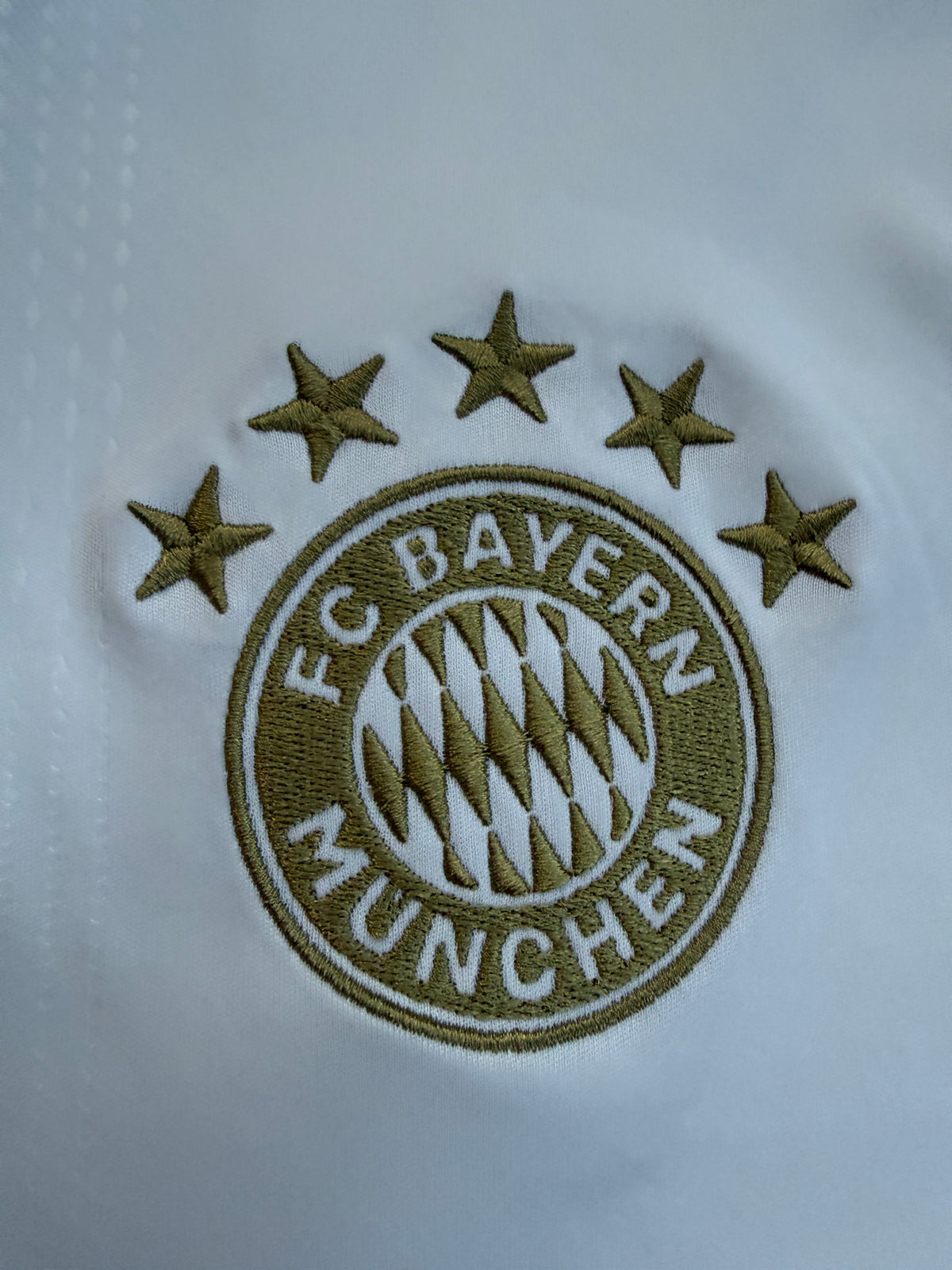 Bayern Munich 2022/23 Adidas Away Shirt - XL (Gnabry #7)