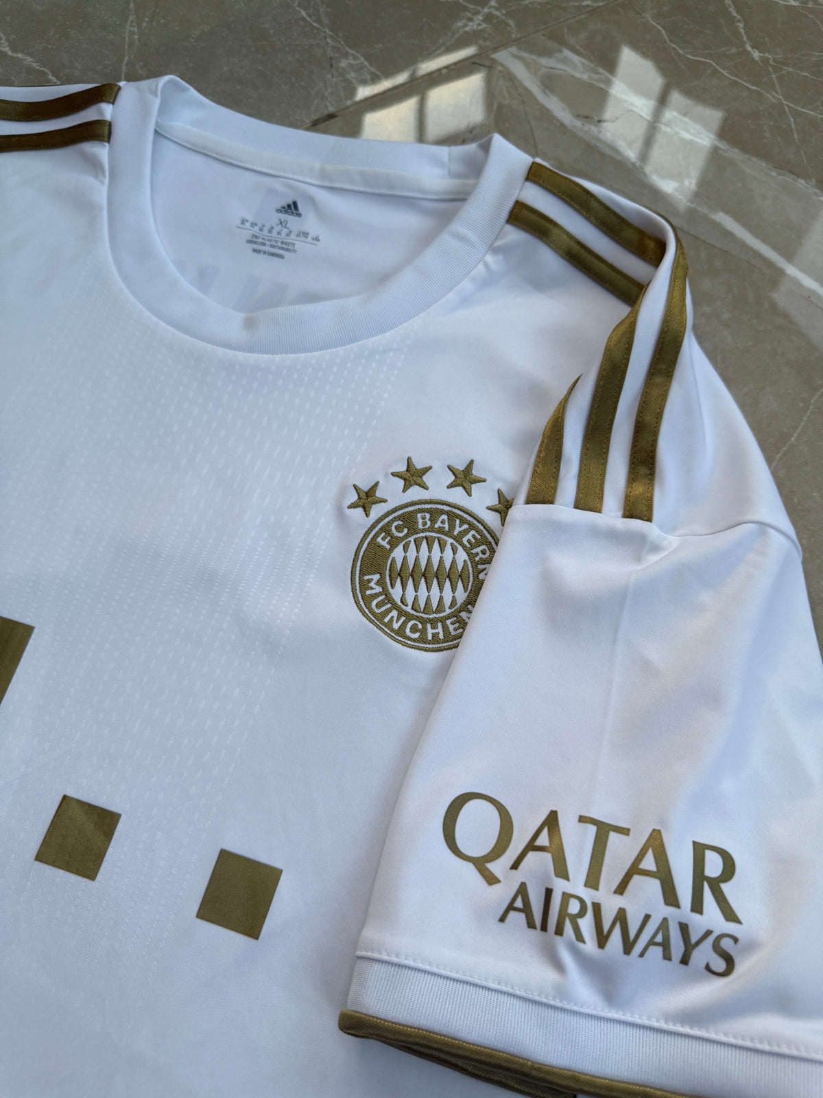 Bayern Munich 2022/23 Adidas Away Shirt - XL (Gnabry #7)