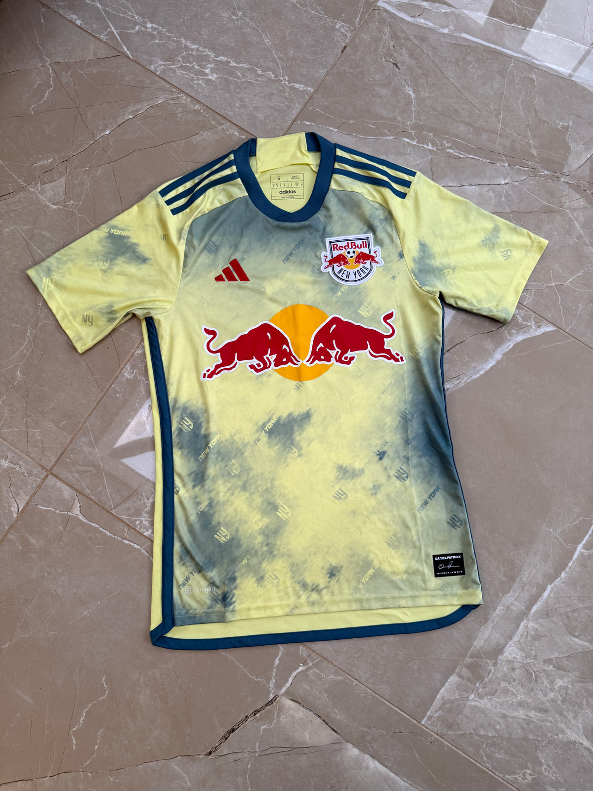 New York Red Bulls 2023/24 Adidas Away Shirt -S
