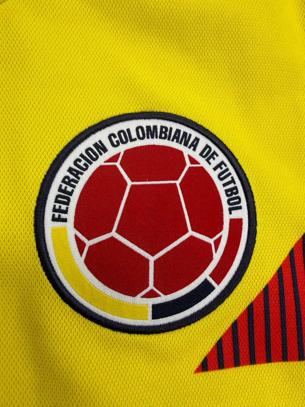 Colombia 2018/19 Adidas Home Shirt - M