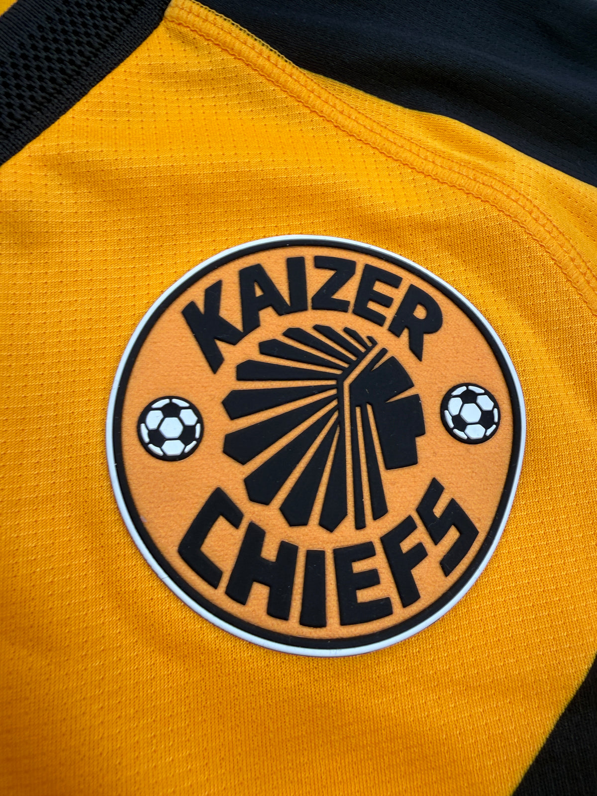 Kaiser Chiefs 2024/25 Puma Home Shirt - L