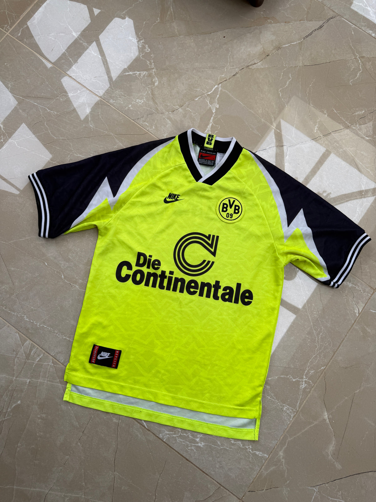Borussia Dortmund 1995/96 Nike Home Shirt - S