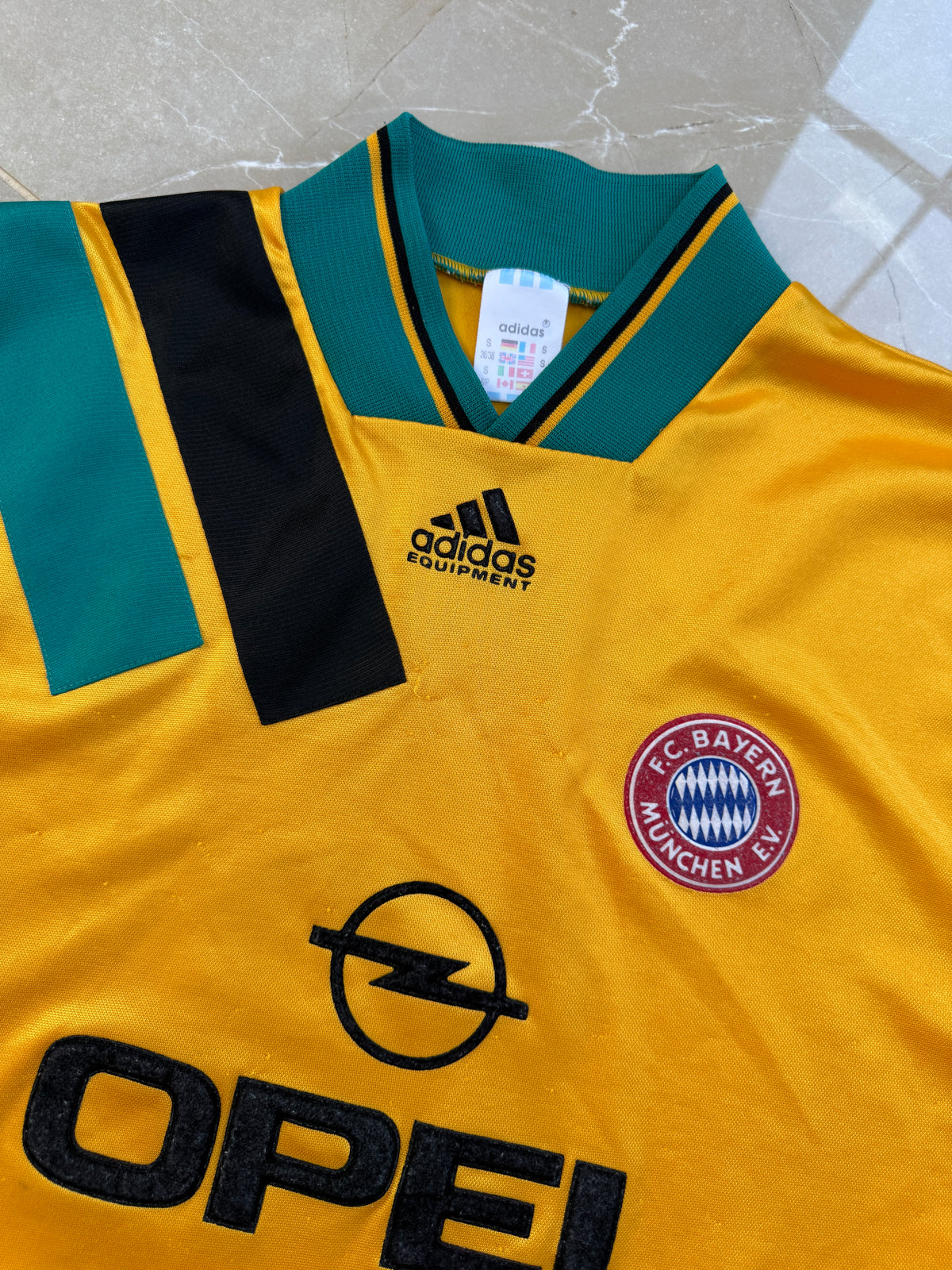 Bayern Munich 1993/95 Adidas Away Shirt - S (Klinsmann #18)