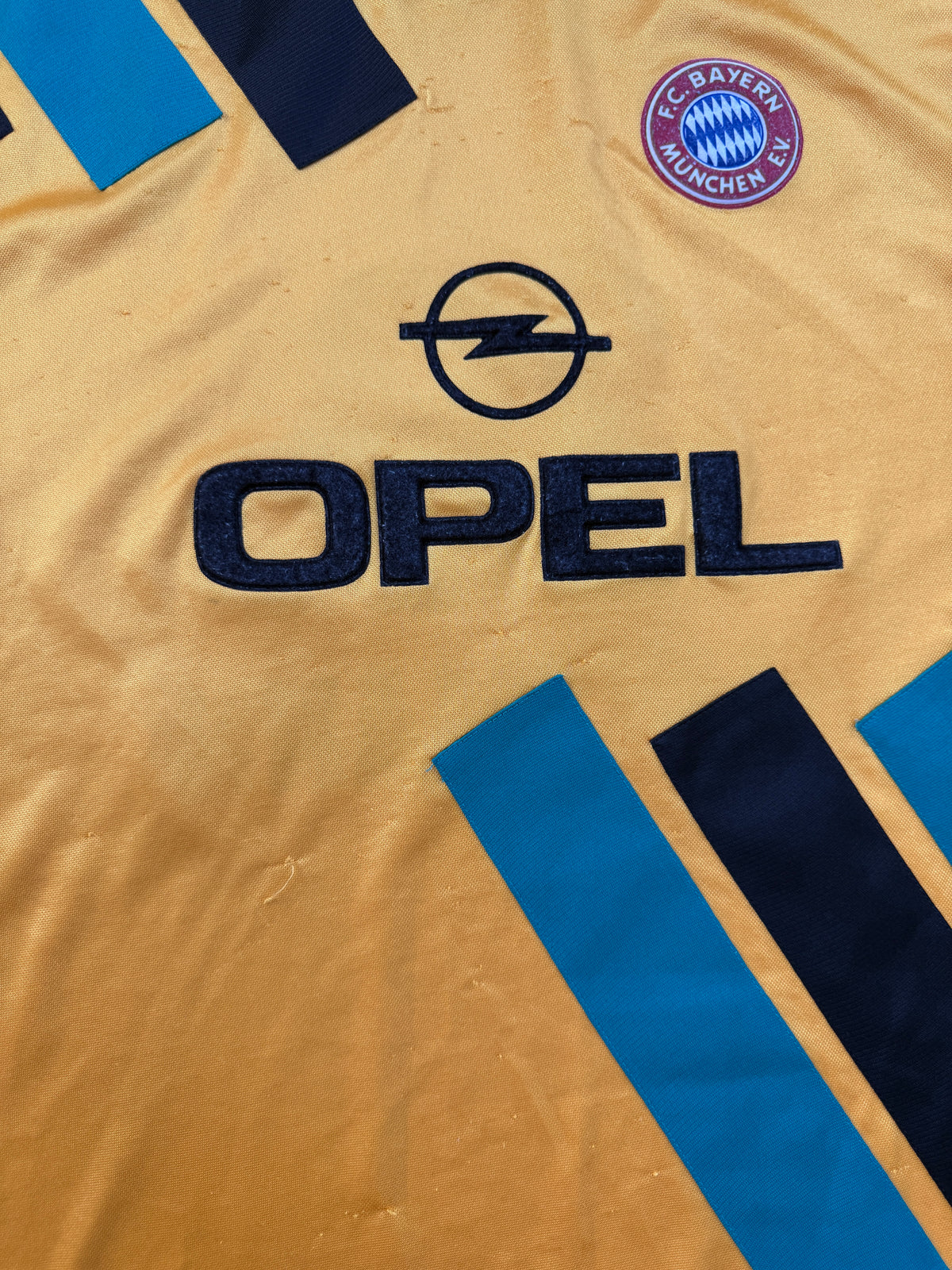 Bayern Munich 1993/95 Adidas Away Shirt - S (Klinsmann #18)