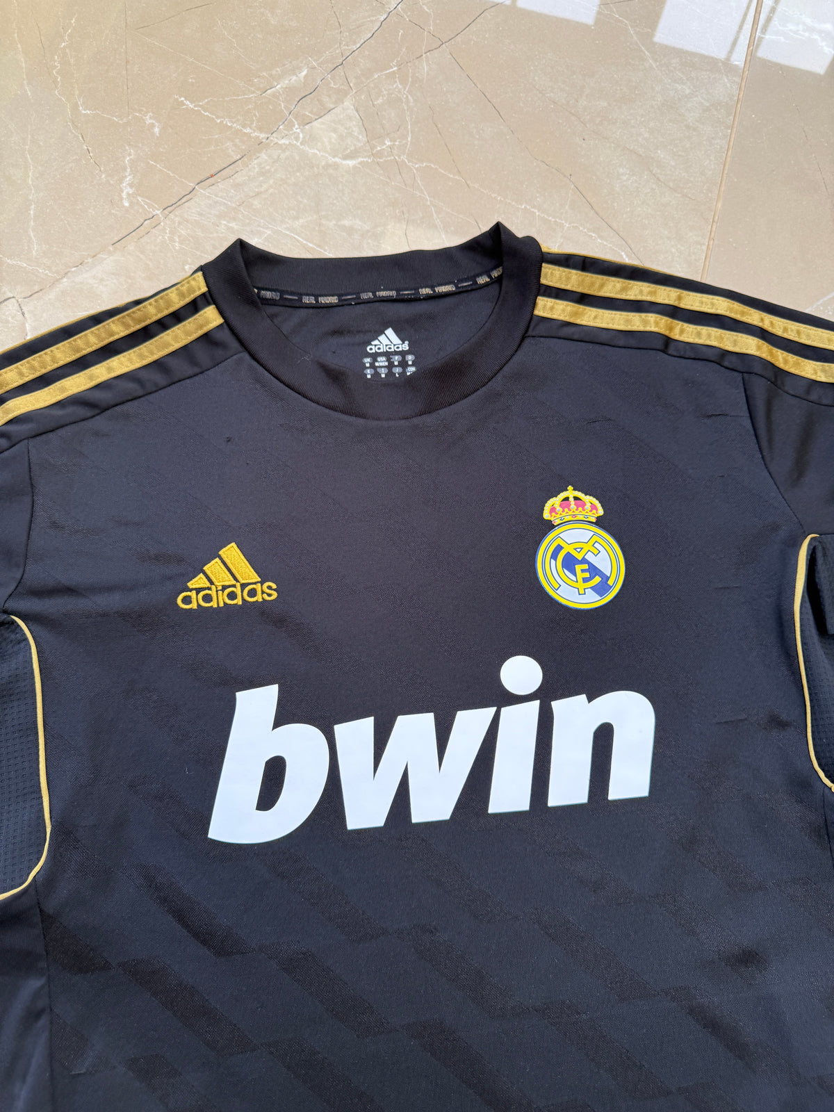 Real Madrid 2011/12 Adidas Away Shirt - M