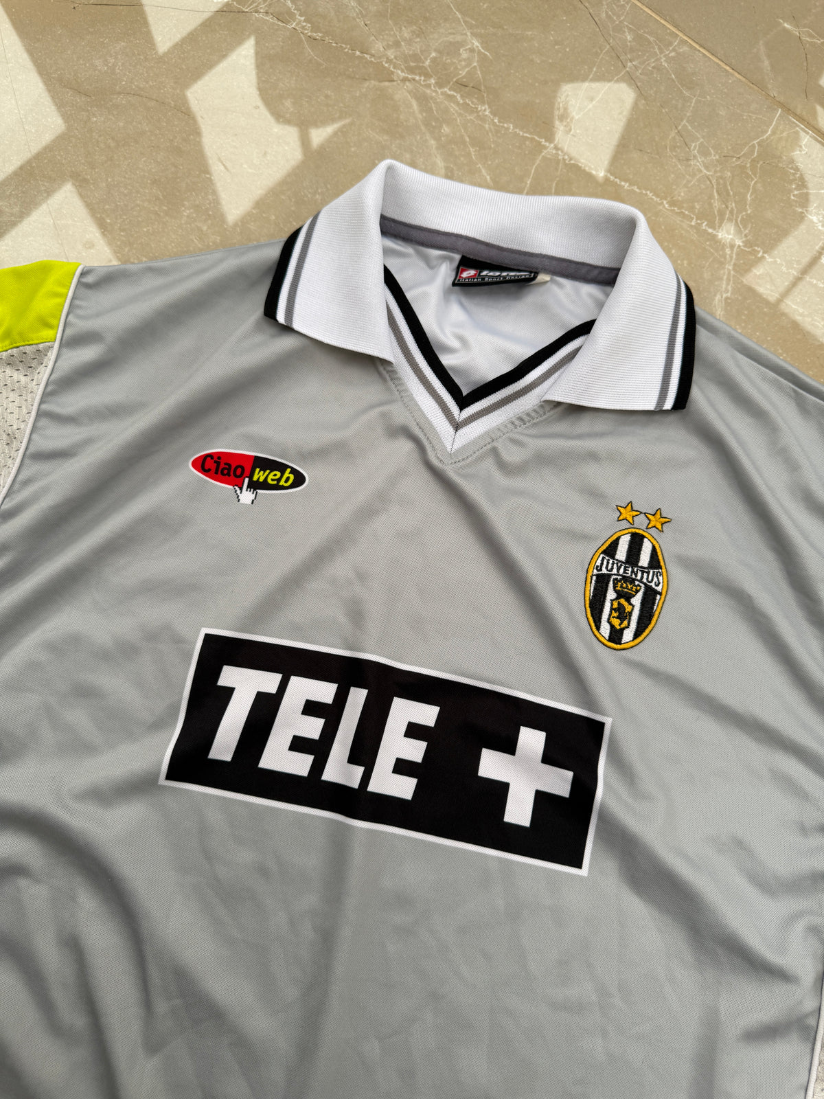 Juventus 2000/01 Lotto Third Shirt - XL