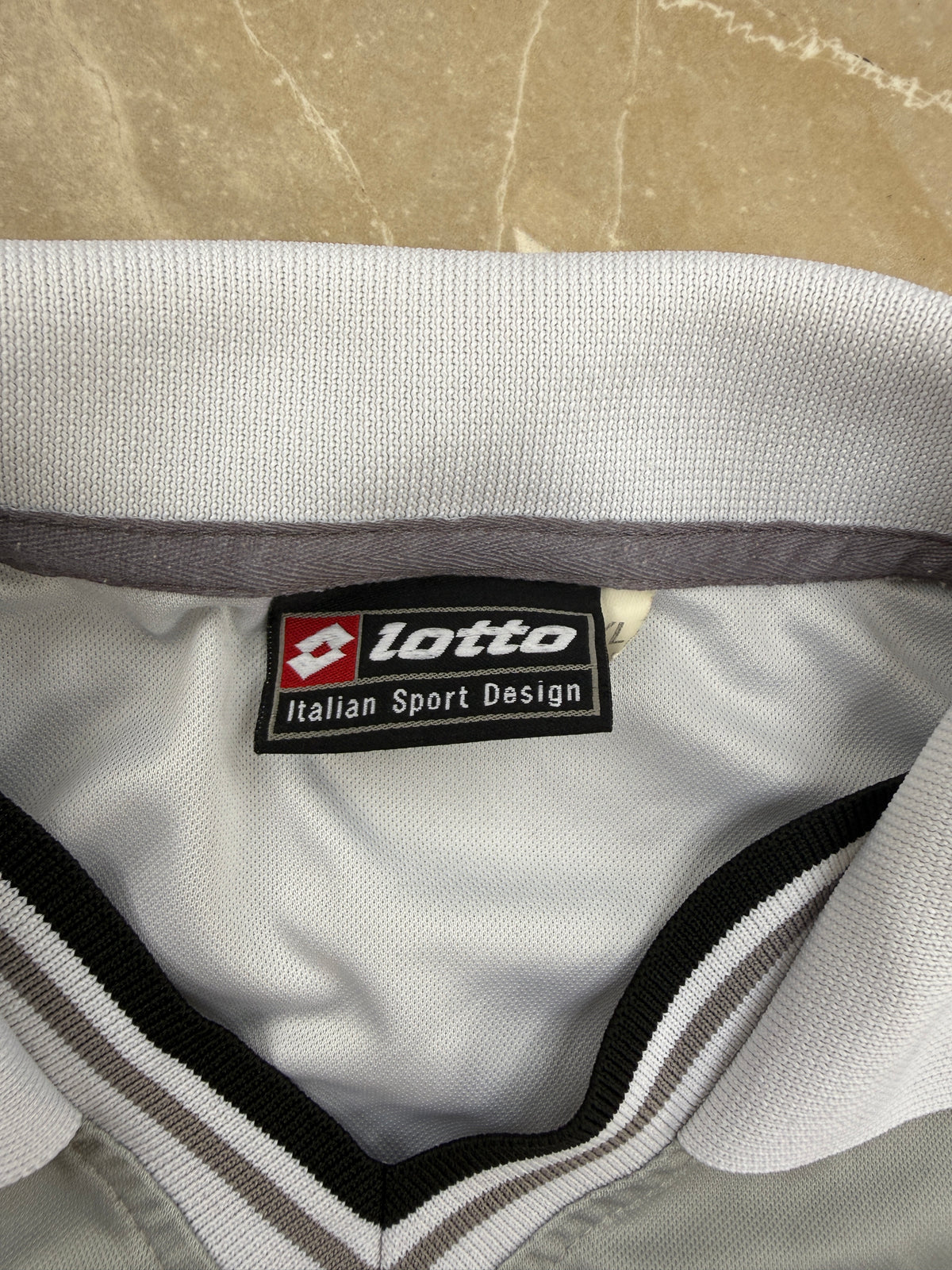 Juventus 2000/01 Lotto Third Shirt - XL