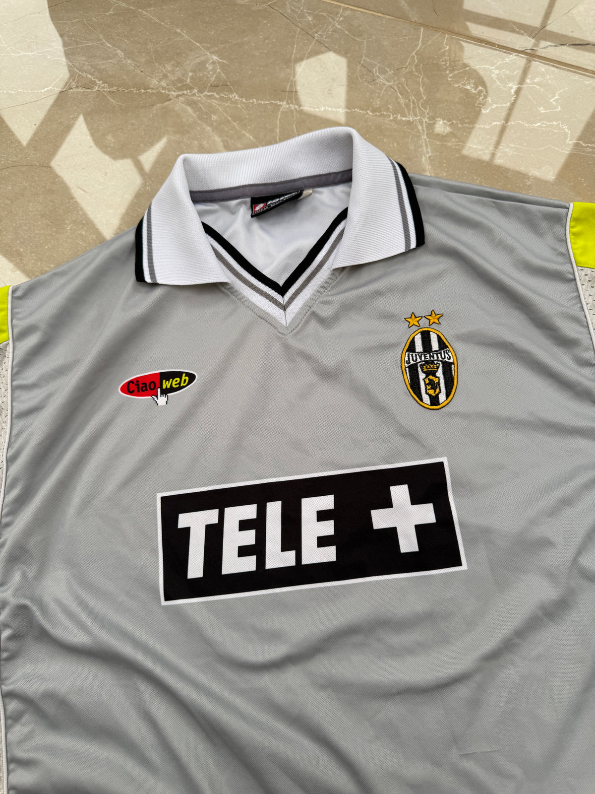 Juventus 2000/01 Lotto Third Shirt - XL