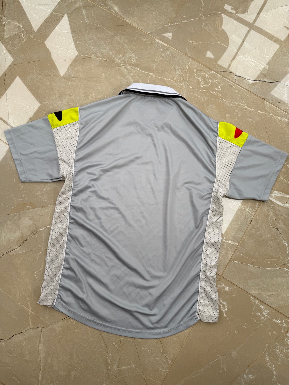 Juventus 2000/01 Lotto Third Shirt - XL