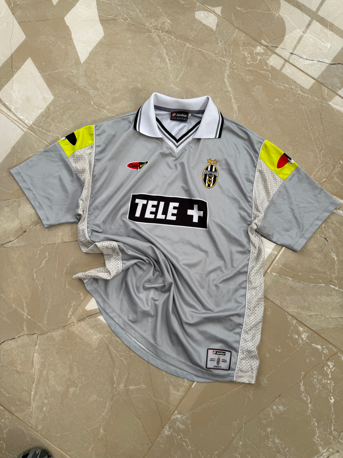 Juventus 2000/01 Lotto Third Shirt - XL