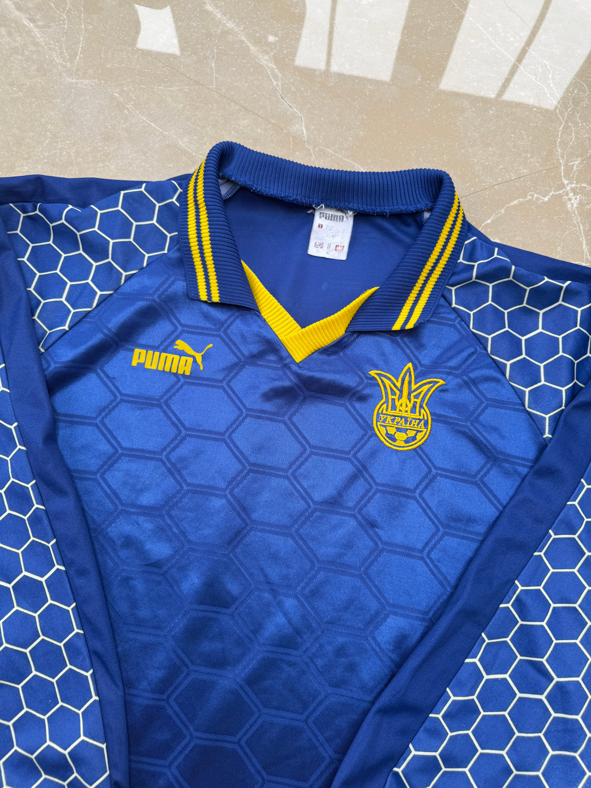 Ukraine 1997/98 Puma Away Shirt - L