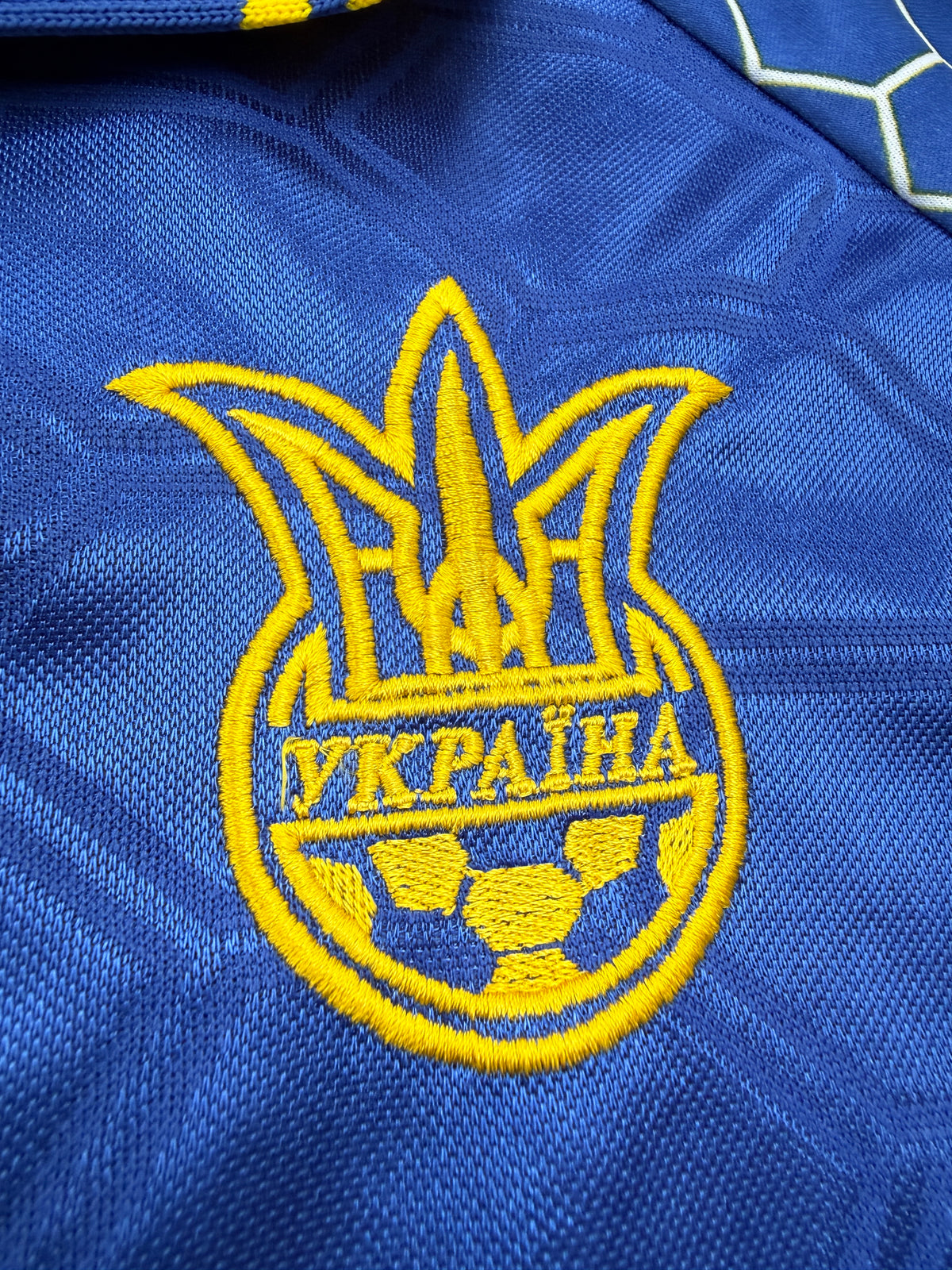 Ukraine 1997/98 Puma Away Shirt - L