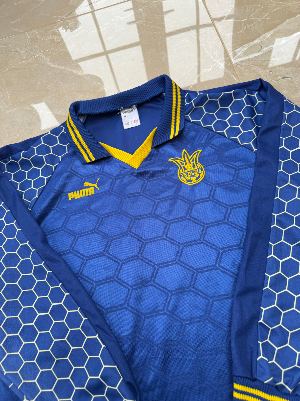 Ukraine 1997/98 Puma Away Shirt - L