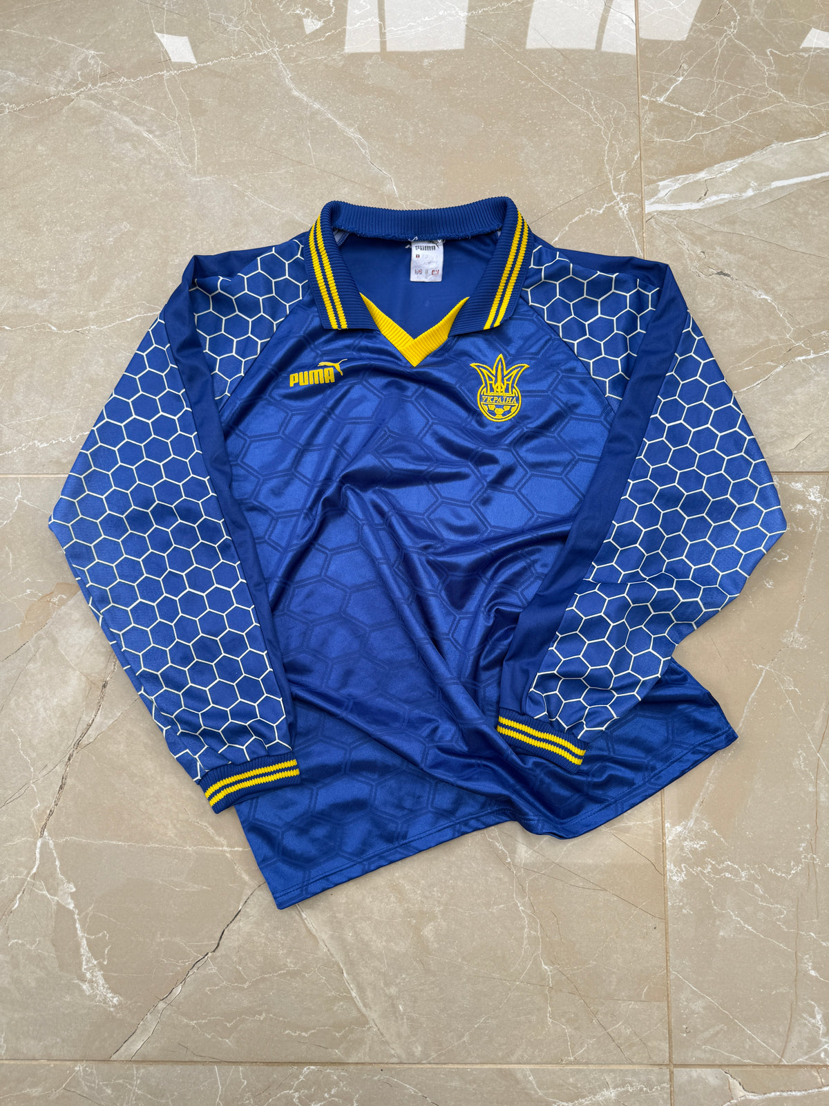 Ukraine 1997/98 Puma Away Shirt - L