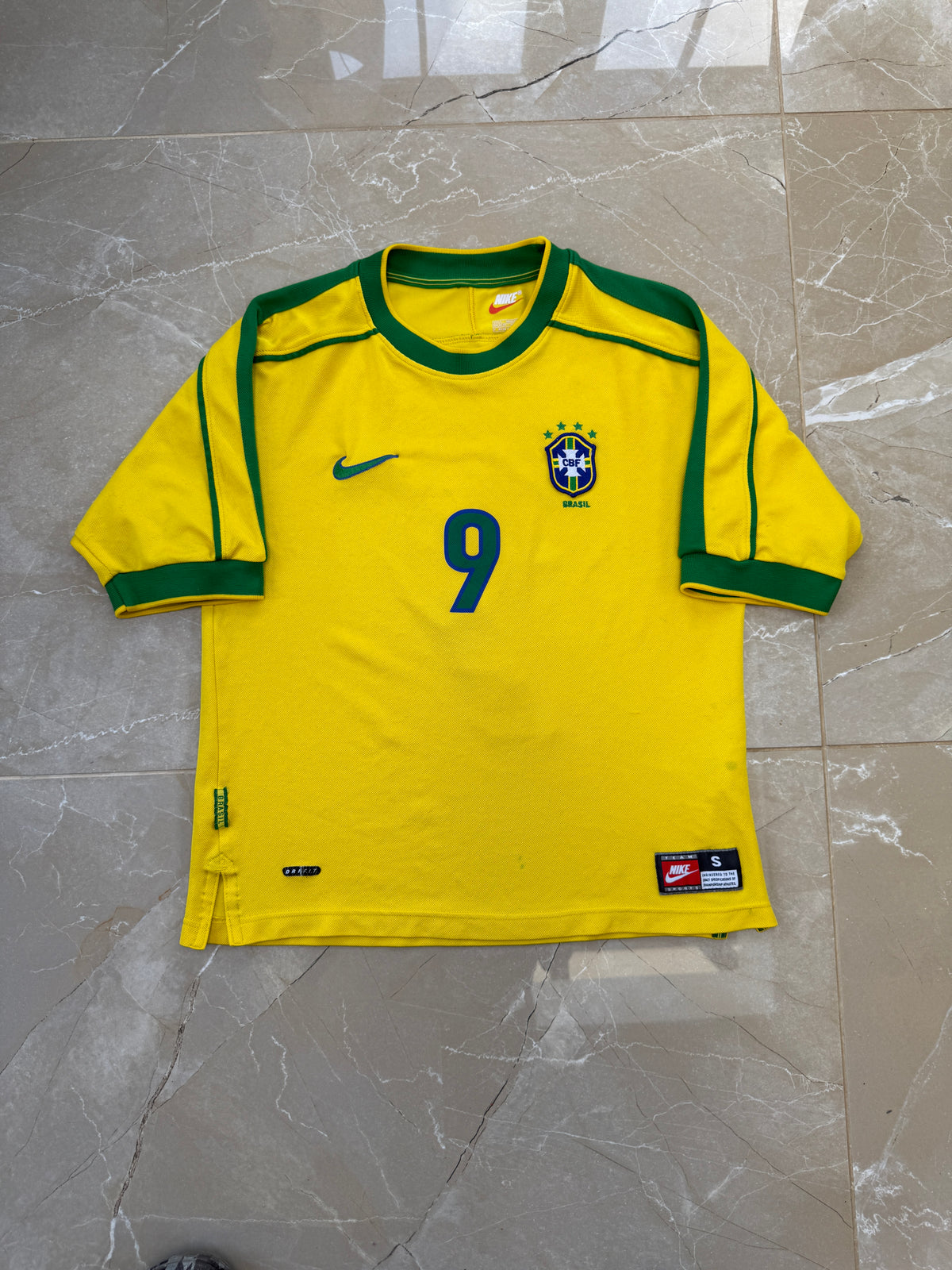 Brazil 1998/00 Nike Home Shirt - S (Ronaldo #9)