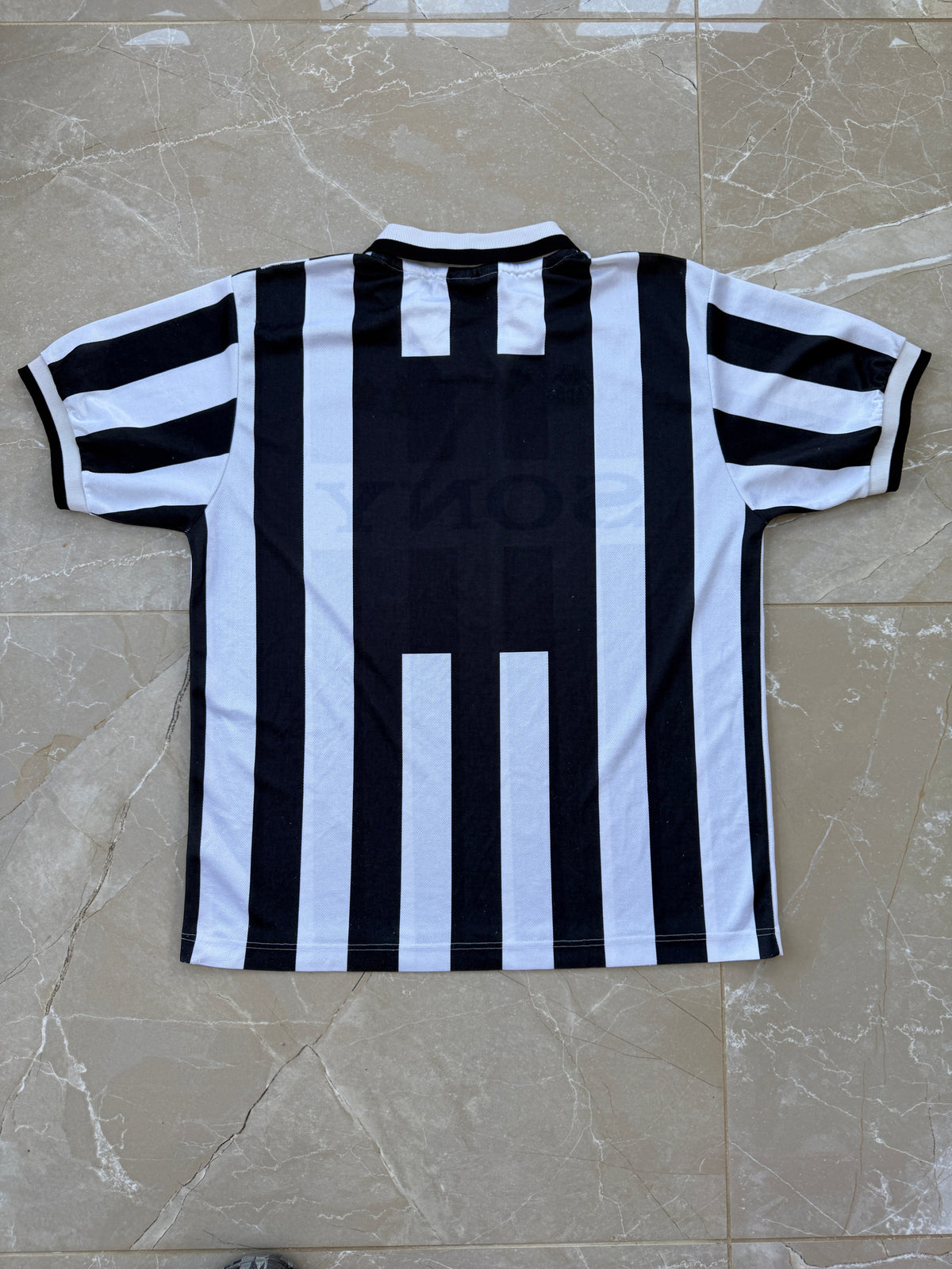 Juventus 1995/97 Kappa Home Shirt - L